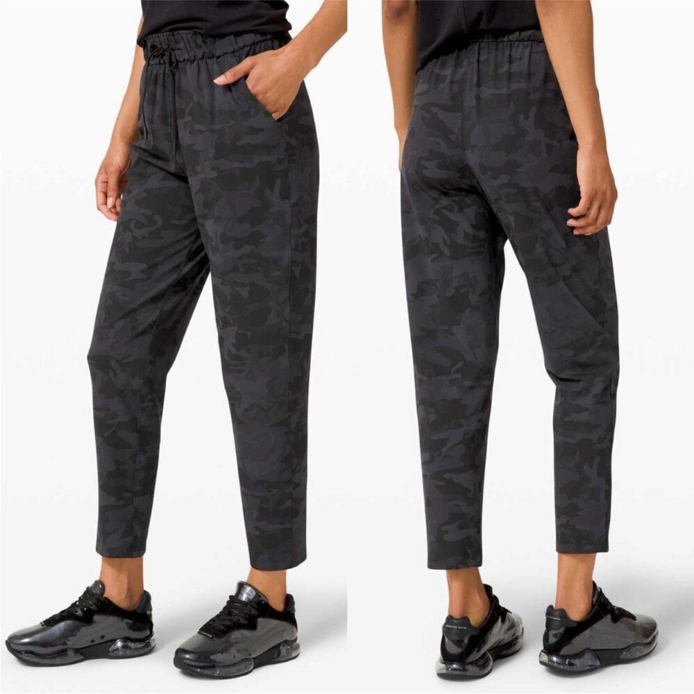 Lululemon Incognito Camo Multi Grey
Keep Moving Athletic Pant Size 4